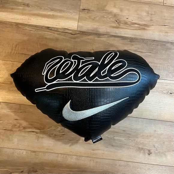 Nike SB Tiffany Dunk Diamond Pillow - Picture 5 of 6